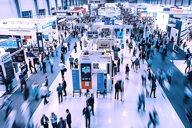 Experience Raesch live People at an industrial trade fair