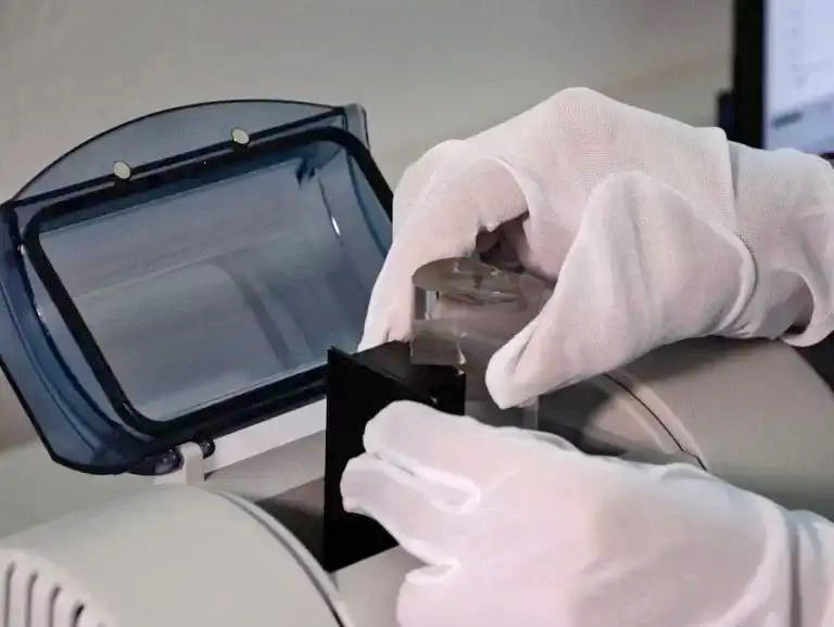 Quarzglas testen und prüfen Messapparatur für Quarzglas